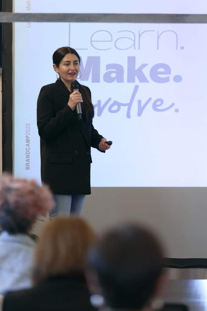 Paola Toini durante lo speech al Brand Camp 2026 a Bergamo.